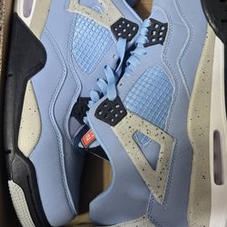 Jordans 4 UNC Size 11