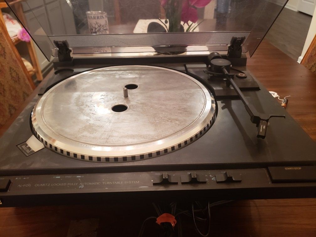 JVC TURNTABLE