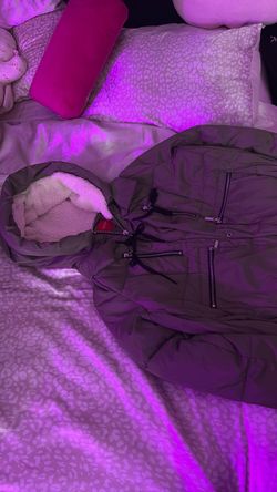 Guess puffer jacket