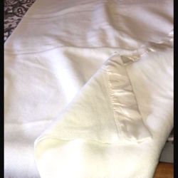 NEW T/F Cream Blanket Satin Edge