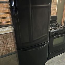 Kenmore Refrigerator And Stove