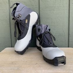 Women’s Size 6.5 Salomon Vitane Cross Country Ski Boots Blue Grey Black Auto Fit
