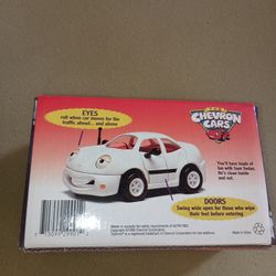 SAM SEDAN CHEVRON TOY