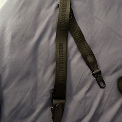 Louis vuitton shoulder strap