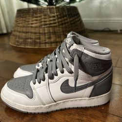 Nike Air Jordan 1 Retro High OG in Stealth/White, Youth size 6.5Y