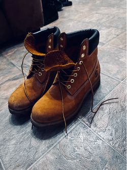 Timberland!! boots in brown size 9.5