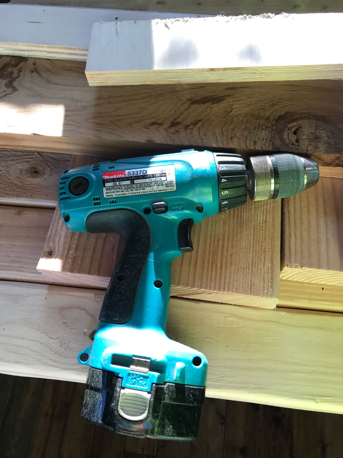 Mikita 6337D 14.4 volt cordless drill
