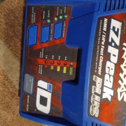 Traxxas E-z Peak Plus Nimh / Lipo Charger 