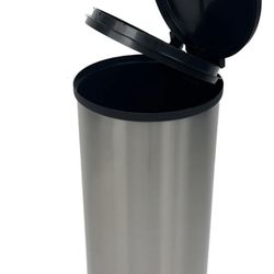 Step Trash Can 7.9 Gallons