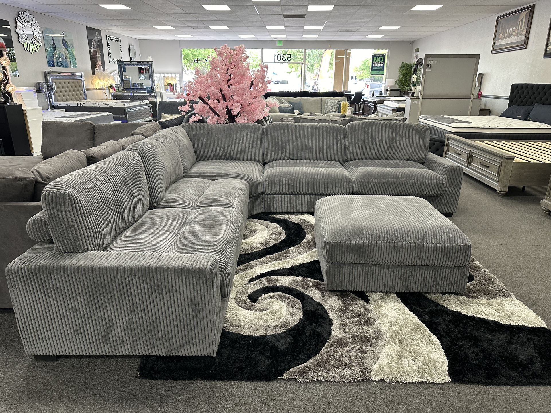 Gray Sofa Sectional w/ Free Ottoman