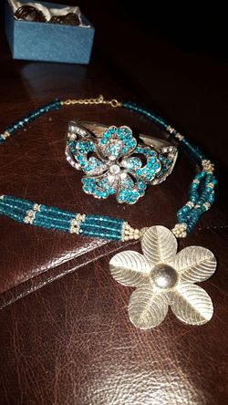 Vintage blue quartz necklace with blue Australian crystal bracelet