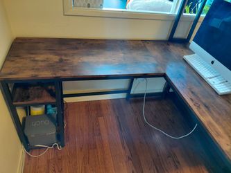 Corner desk