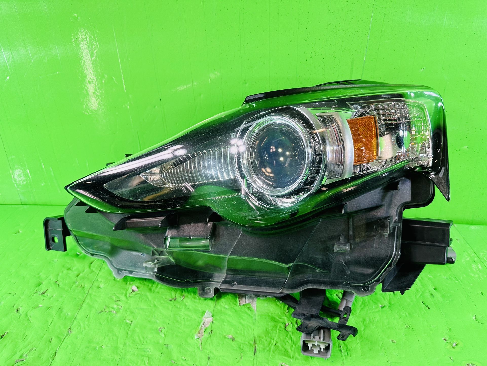 Headlight is 2014 2015 2016 Oem 