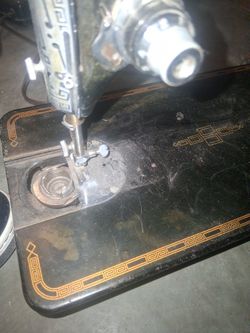 Vintage Singer Sewing Machiene
