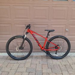 GIANT TALON 2 MOUNTAIN BIKE 29 ER 1 X 9 SPEED LIKE NEW( CHECK MY OTHER BIKES)