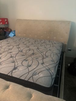 Cali King Bed