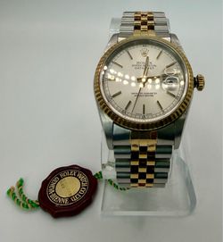 $15,000 36mm Rolex Datejust 16233 Yellow Gold Fluted Silver Dial