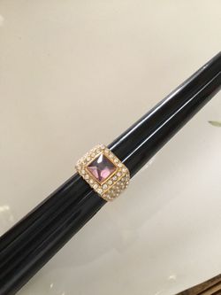 Gold plate/pink ring