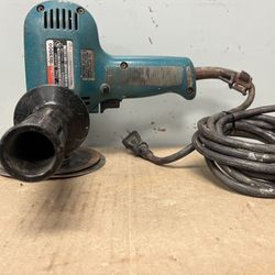 Makita GV5000 5” Disc Sander 4500 RPM 3.6 Amp 