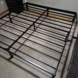 King SIZE PLATFORM METAL BEDFRAME /2 TWIN SIZE Box Springs 