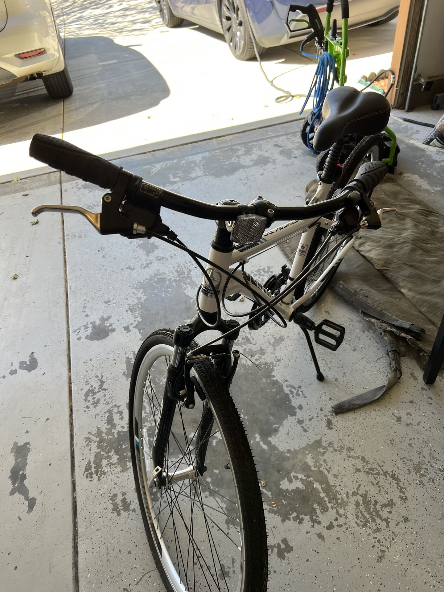 schwinn network 3.0 mens hybrid bike