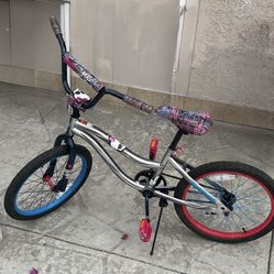 20" Monster High Bike, Brand: Dynacraft , $55