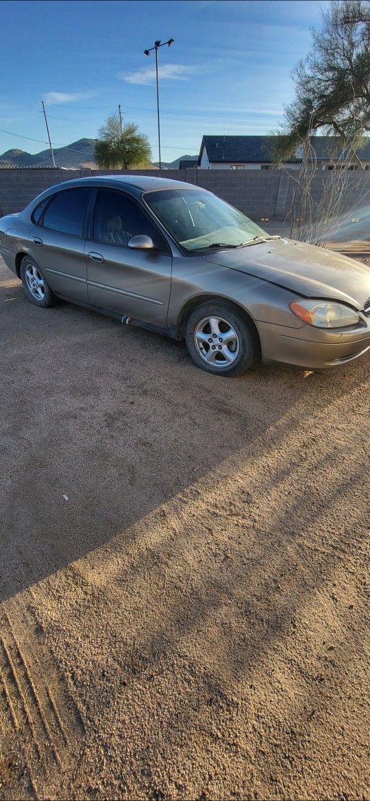 2003 Ford Taurus