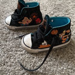 Converse Tennis Shoes 