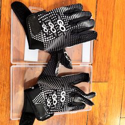 Youth medium football gloves