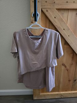 2 maternity shorts / breastfeesing