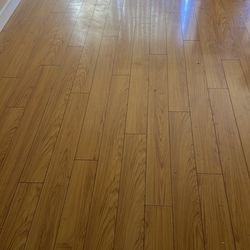 Free flooring natural wood color laminate