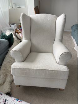 Pottery Barn Kids Wingback Rocking Chair – Ivory Bouclé