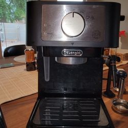DēLonghi Espeesso Machine
