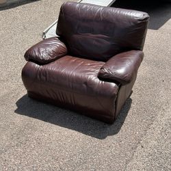 La Z Boy Electric Leather Recliner