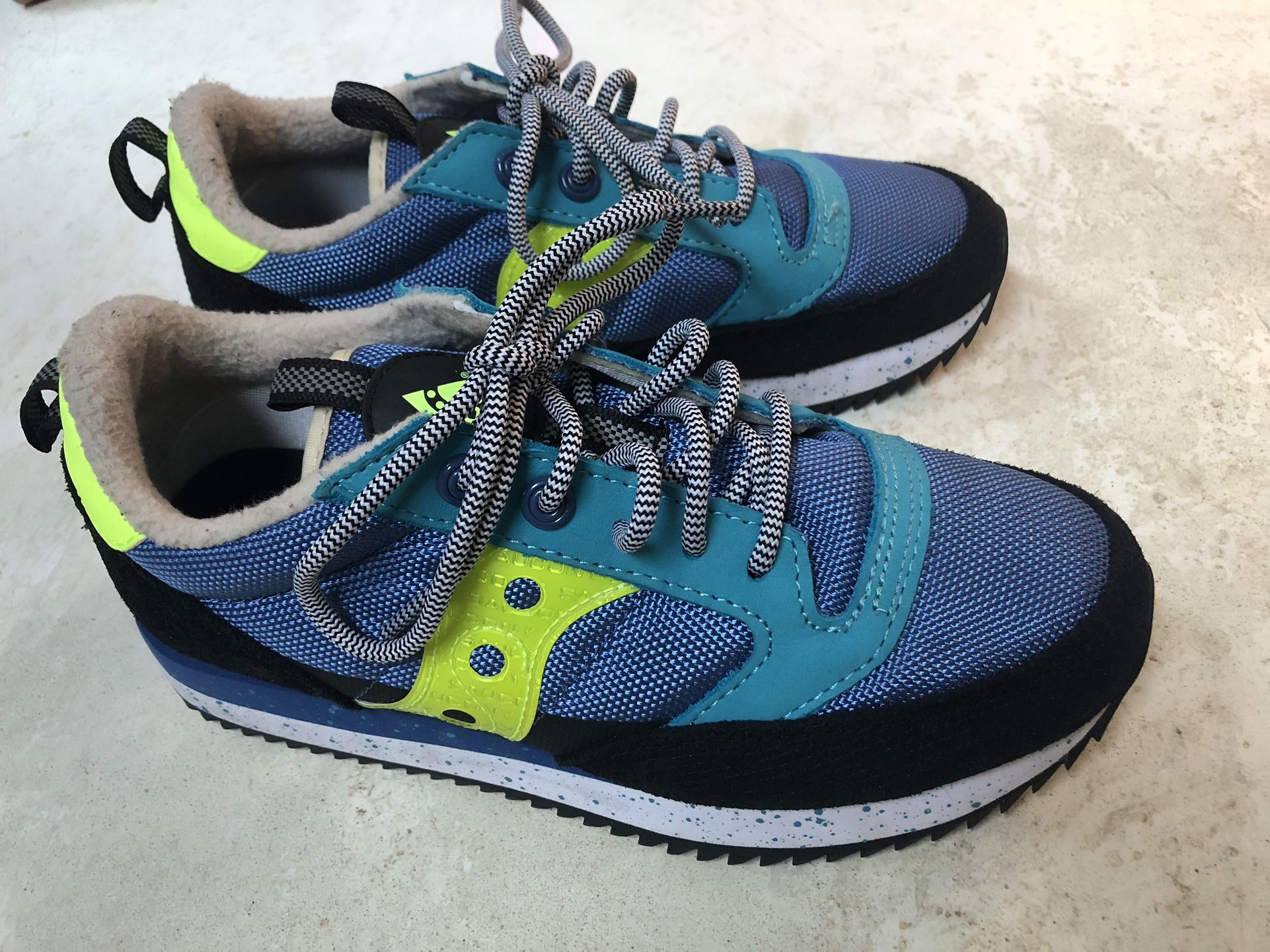 Big Kids Saucony Size 4.5 Unisex