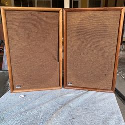 Quadraflex Q3 Speakers 