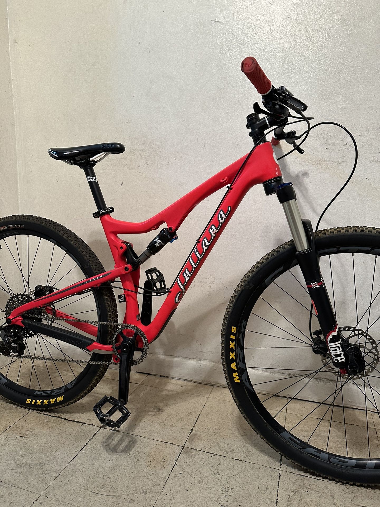 SANTA CRUZ JULIANA JOPLIN (29er) (CARBON BIKE)…
