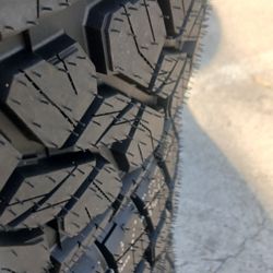 LIONHART A/T 285/70R17 