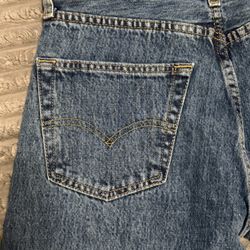 501 Levi Women’s 28x32 Jeans 