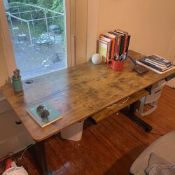 Standing Desk - Hight Changing Desk 56 x 24 Inches