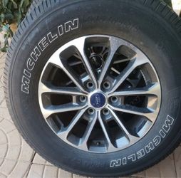 Ford 18-Inch Alloy Wheel with tires