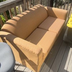 Free Pull-Out Bed loveseat Couch