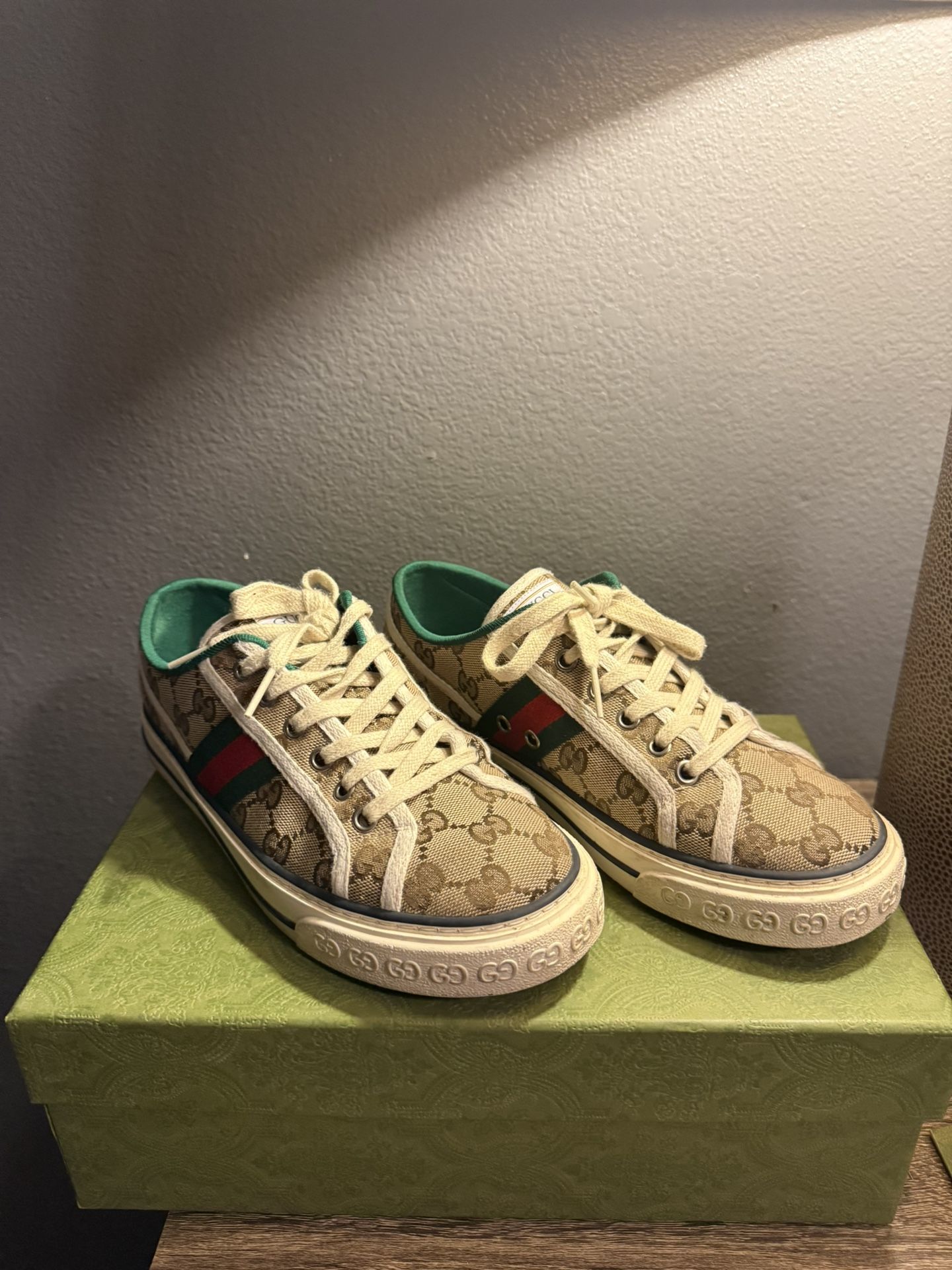 Authentic Gucci GG Tennis Shoes Model 1977.