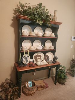 Farm house hutch
