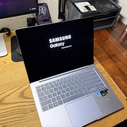 Samsung Galaxy Book 4 Edge – Snapdragon X Elite – Like New
