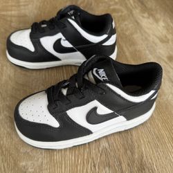 Toddler Nike Dunk Low (pandas) Size 8c