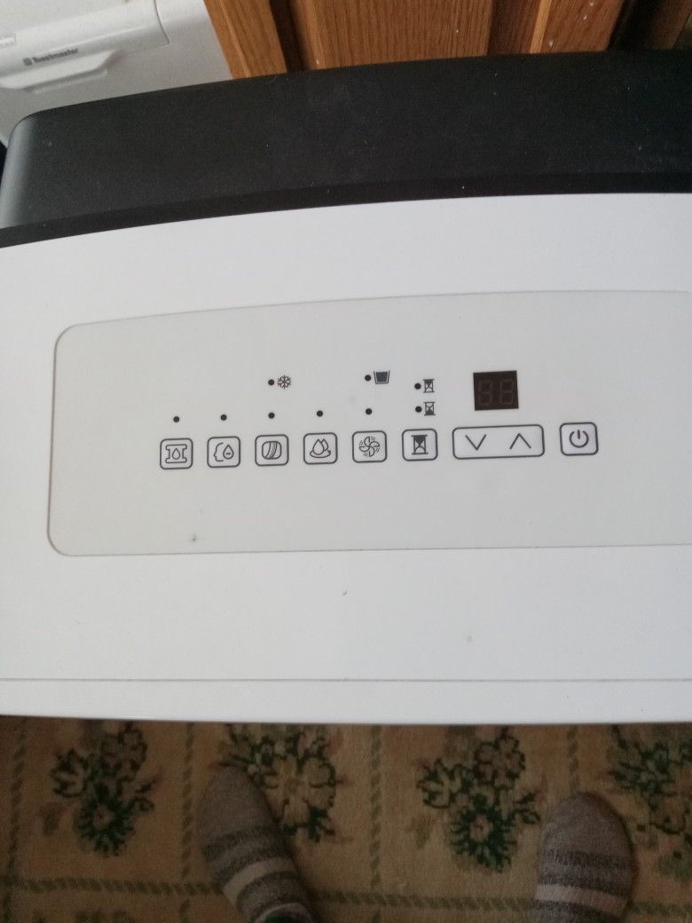 Danby 70 Pt Dehumisifier