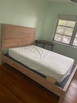 Wood Bed Frame with Headboard; Queen size