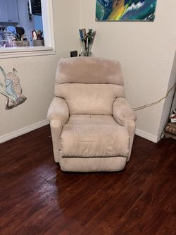 RECLINER CHAIR