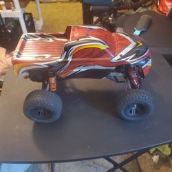 TRAXXAS Stampede  2WD  XL-5 W/Battery. 